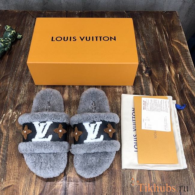 LV Shoes 06 - 1