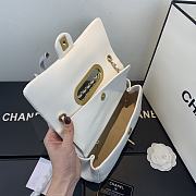 Chanel Flip-Top Chain Bag White AS1466 Size 26 x 17 x 6 cm - 5