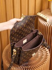 Louis Vuitton Pochette Metis Monogram M44875 Size 25 x 17 x 7 cm - 4