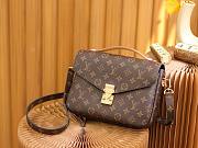 Louis Vuitton Pochette Metis Monogram M44875 Size 25 x 17 x 7 cm - 5