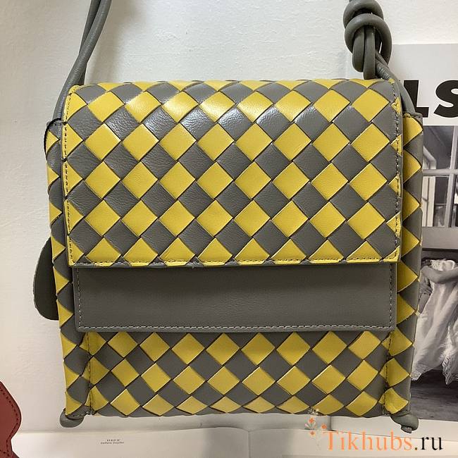 Bottega Veneta Yellow 8801 Size 21 x 9 x 21 cm - 1