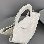 Bottega Veneta Handbag White 0194 Size 37 x 23 x 15 cm - 5