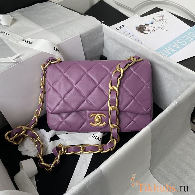 Chanel Flap Bag Purple Size 22 × 5 × 15.5 cm - 1