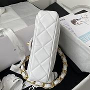 Chanel Flap Bag White Size 22 × 5 × 15.5 cm - 5