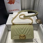 Chanel Leboy Grain Calfskin Green 67085 Size 20 cm - 1