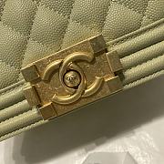 Chanel Leboy Grain Calfskin Green 01 67085 Size 20 cm - 2
