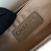 Chanel Leboy Grain Calfskin Beige 67086 Size 25 cm - 3