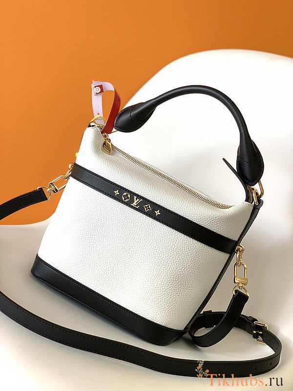 Louis Vuitton Cruiser Pm Bag White M57934 Size 25 x 22.5 x 13 cm - 1