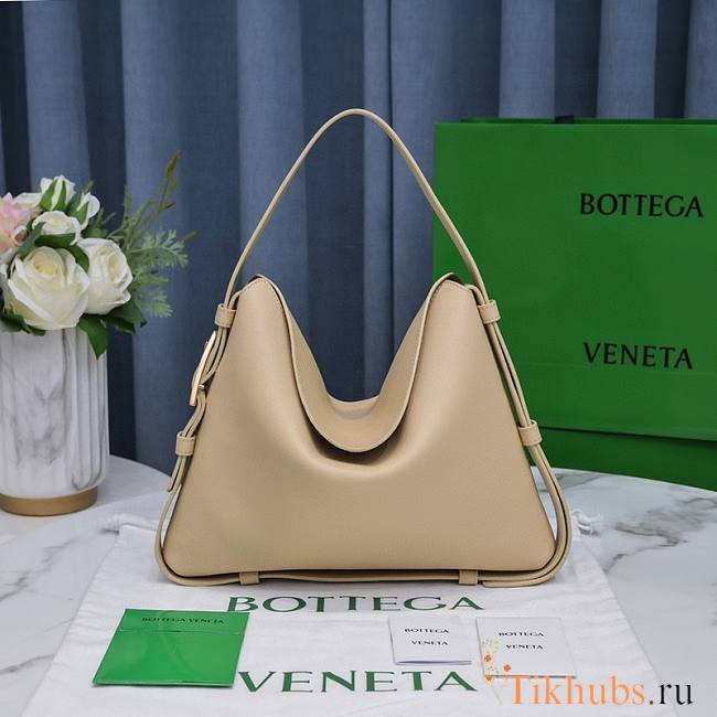 Bottega Veneta Beige 6613 Size 30 x 23 x 16 cm - 1