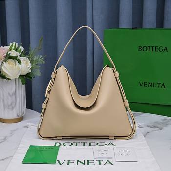 Bottega Veneta Beige 6613 Size 30 x 23 x 16 cm