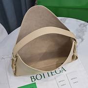 Bottega Veneta Beige 6613 Size 30 x 23 x 16 cm - 5