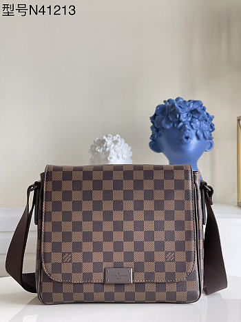 Louis Vuitton Damier Ebene Canvas District Pm N41213 Size 27 x 23 x 8 cm