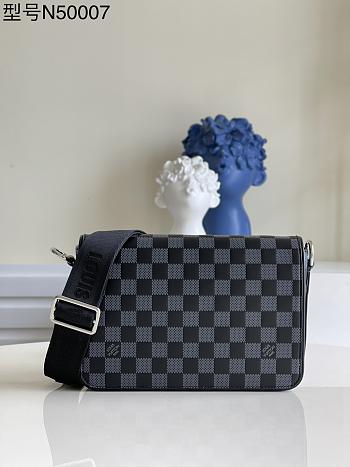 Louis Vuitton Damier Leather Small Shoulder Bag N50007 Size 23.5 x 14 x 5 cm