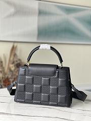 LV Capucines Handbag Black M59225 Size 31.5 x 20 x 11 cm - 4