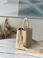 LV Capucines Handbag Beige M59225 Size 31.5 x 20 x 11 cm - 3