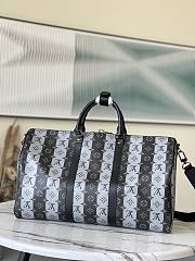 LV Keepall Silver Flower Stripe (With Shoulder Strap) M40567 Size 50 x 29 x 22 cm - 4