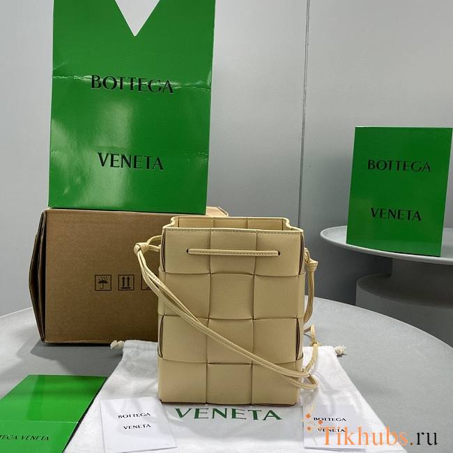 Bottega Veneta Mini Intreccio Leather Cross-Body Bucket Bag 7576 Beige Size 19 x 14 x 13 cm - 1
