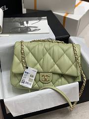 Chanel Flap Bag Imported Sheepskin Large Green Size 29.5 x 20 x 12.5 cm - 2