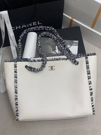 Chanel Shopping Bag White Size 38 x 31 x 10 cm