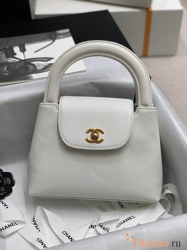 Chanel Medieval Bag White Size 22 x 16 x 7 cm - 1