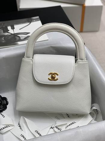 Chanel Medieval Bag White Size 22 x 16 x 7 cm
