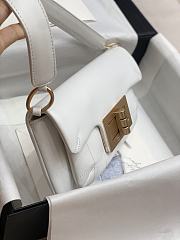 Chanel Underarm Bag White Size 27 x 14 x 5 cm - 3