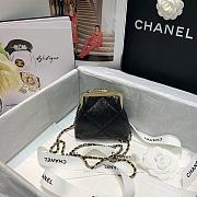 Chanel Retro Clip Bag Black 81053 Size 12 x 10 x 5 cm - 5