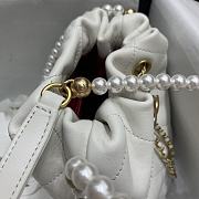 Chanel Pearl Chain Bucket Bag White Size 19 x 17 cm - 6