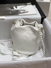 Chanel Pearl Chain Bucket Bag White Size 19 x 17 cm - 2