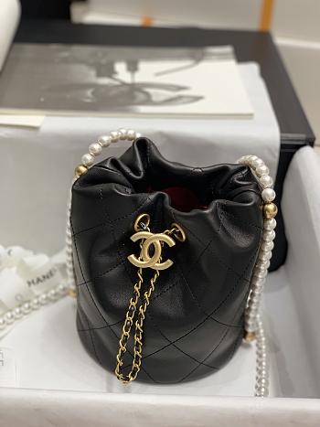 Chanel Pearl Chain Bucket Bag Black Size 19 x 17 cm