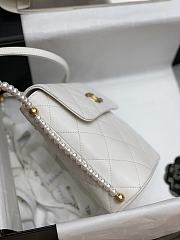 Chanel Pearl Chain Bag White Size 20 x 19 x 8 cm - 4