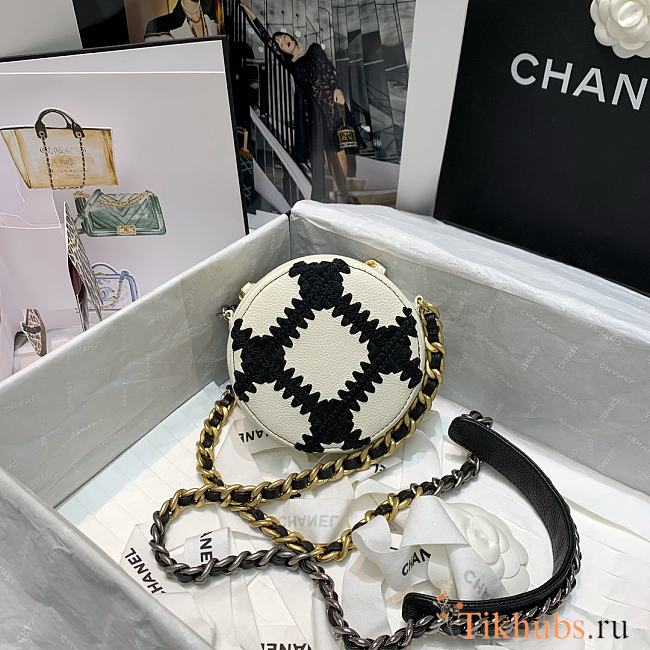 Chanel Panda Color Matching Round Cake Chain Bag 81063 Size 12 cm - 1