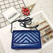 Chanel Calfskin Chain Bag Pearlescent Blue 86025 Size 19 cm - 1