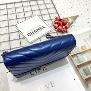 Chanel Calfskin Chain Bag Pearlescent Blue 86025 Size 19 cm - 2