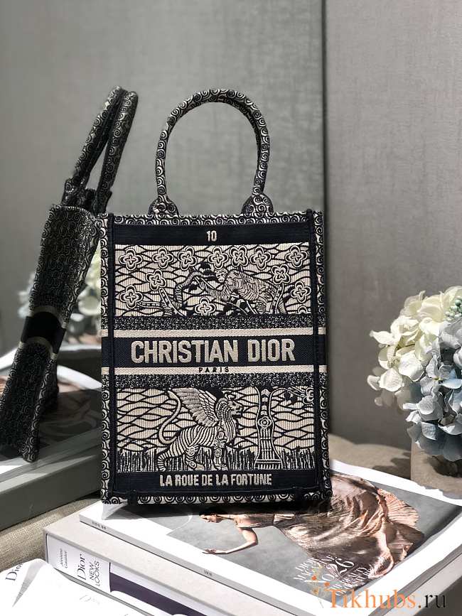 Dior Mini Book Tote Vertical Tarot Card Size 20 x 9 cm - 1