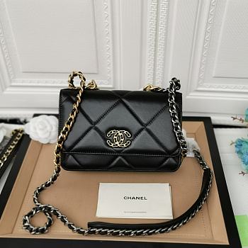 Chanel Woc Chain Bag Black A0957 Size 19 x 12.5 x 3.5 cm