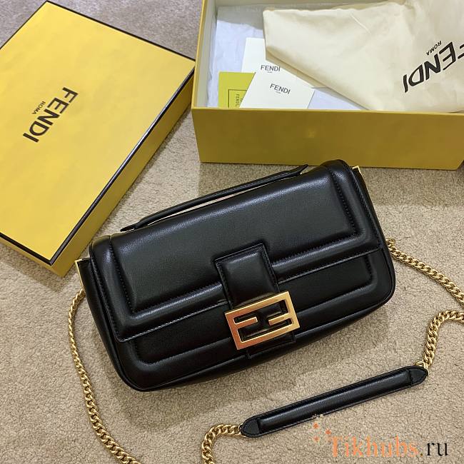 Fendi Baguette Chain Bag Medium Black Size 26 x 13 x 6 cm - 1