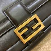 Fendi Baguette Chain Bag Medium Black Size 26 x 13 x 6 cm - 2