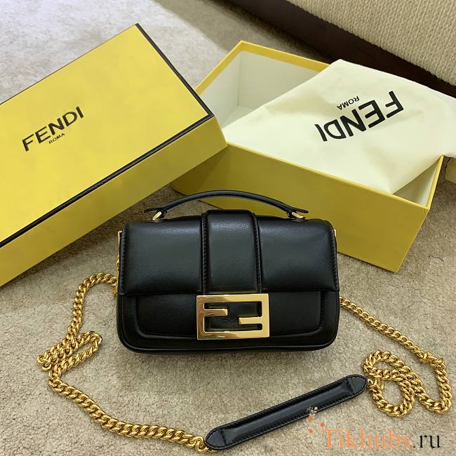 Fendi Baguette Small Chain Bag Size 19 x 10 x 4 cm - 1