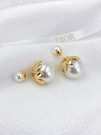 Dior New Petal Pearl Earrings