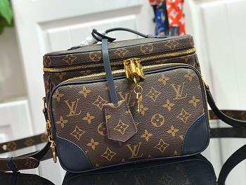 Louis Vuitton Camera Bags Monogram Canvas M44937 Size 23.5 x 19 x 13.5 cm