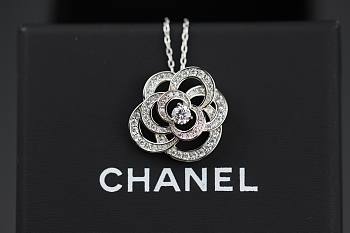 Chanel Necklace 02