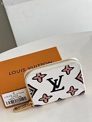 LV Coin Purse Wild at Heart White M80677 Size 11 x 8 x 2.5 cm - 5