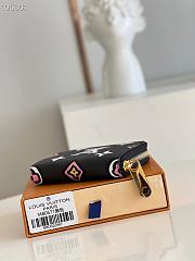 LV Coin Purse Wild at Heart Black M80677 Size 11 x 8 x 2.5 cm - 5