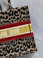 Dior Tote Book in Leopard Size 36 x 18 x 28 cm - 6