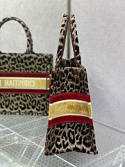 Dior Tote Book in Leopard Size 36 x 18 x 28 cm - 5