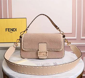 Fendi Baguette Nude Size 27 × 6 × 15 cm