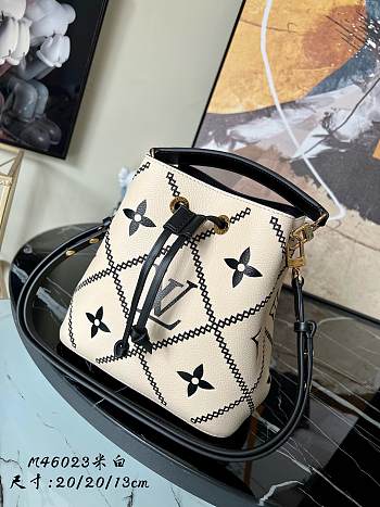 Louis Vuitton NÉONOÉ BB Handbag Beige M46023 Size 20 x 20 x 13 cm