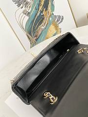 Chanel Flap Bag CC Logo Black 9913 Size 23 x 14 x 7 cm - 6