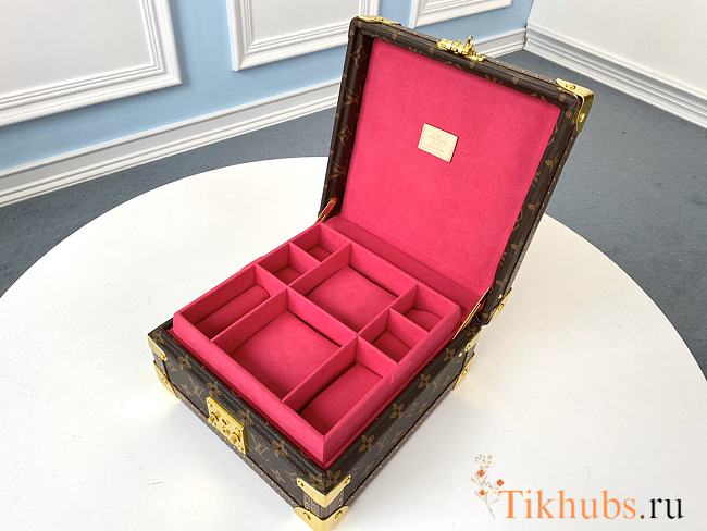 LV Jewelry Case Dark Rose Size 23 x 11 x 23 cm - 1